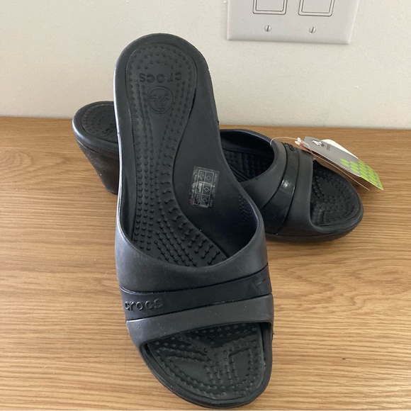 Crocs Size 11 Black Heel Sandals - NWT - Picture 1 of 6